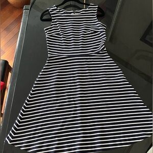 Talbots Navy/White Striped Sleeveless Dress, Small 100% Cotton Knit w Pockets